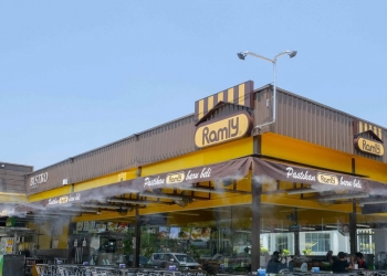 Ramly Burger akan mula terima pembayaran kad dan eWallet di semua cawangan