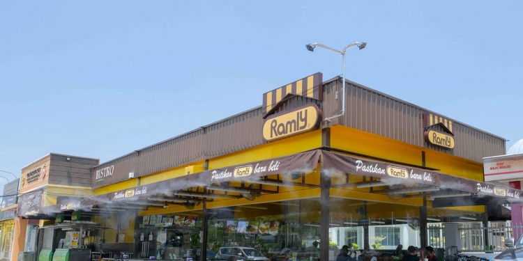 Ramly Burger akan mula terima pembayaran kad dan eWallet di semua cawangan