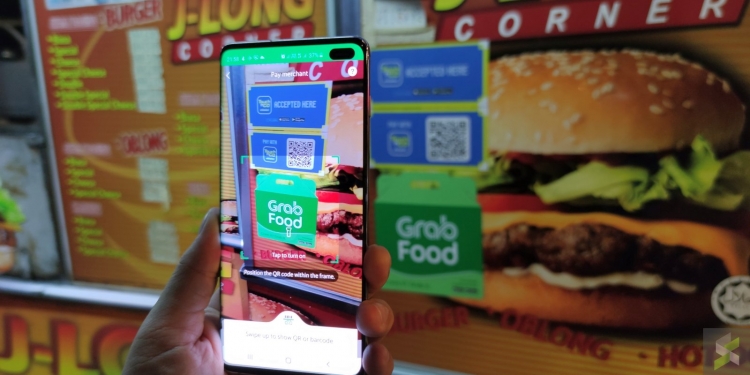 Bolehkah kita menjalani hidup seharian tanpa wang tunai?