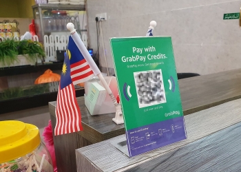 Bolehkah kita menjalani hidup seharian tanpa wang tunai?