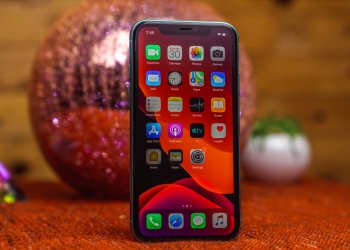 iPhone 11 telefon dwi-kamera kedua terbaik selepas Pixel 4