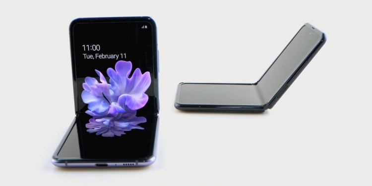 Galaxy Z Flip: telefon boleh lipat Samsung yang lebih mudah dilipat