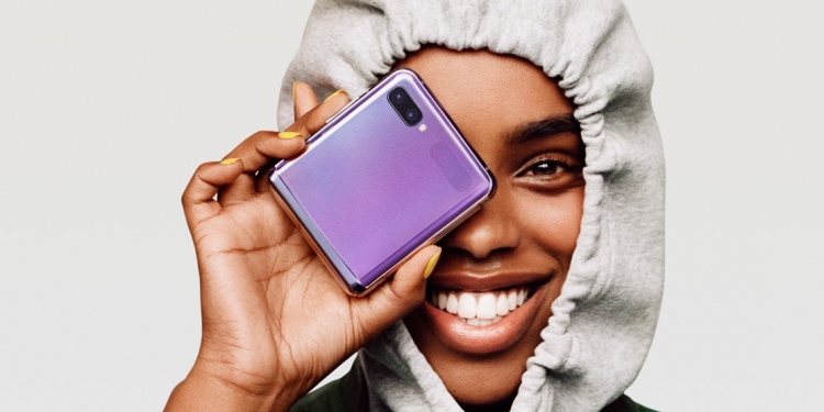 Galaxy Z Flip: telefon boleh lipat Samsung yang lebih mudah dilipat