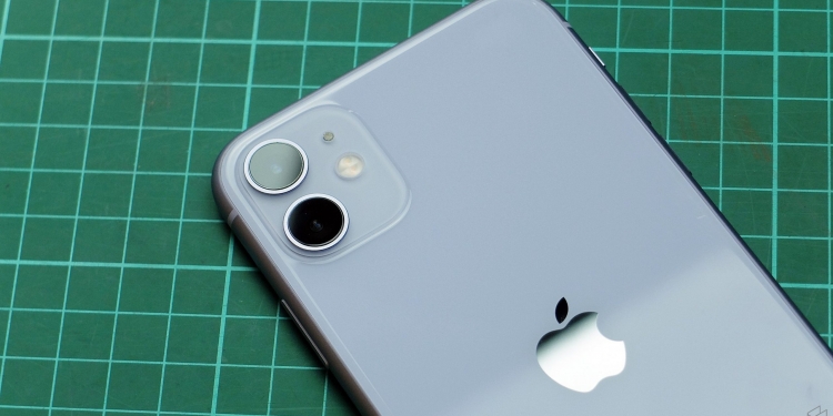 Perbandingan Kamera: Samsung Galaxy S10 Lite vs. iPhone 11