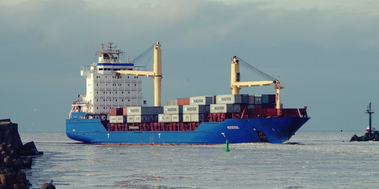 Covid-19 Dijangka Rencat Pengedaran Telefon Global