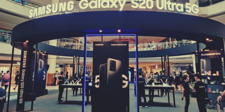 Lihatlah Barisan Orang Beratur Untuk Beli Galaxy S20 Di Hari Pertama Jualannya