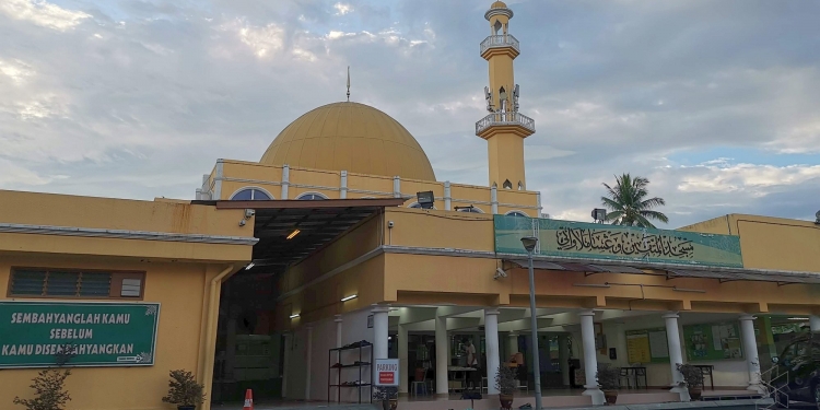Perlis ganti Solat Jumaat dengan solat Zohor, Menteri Agama masih belum putuskan untuk masjid seluruh negara