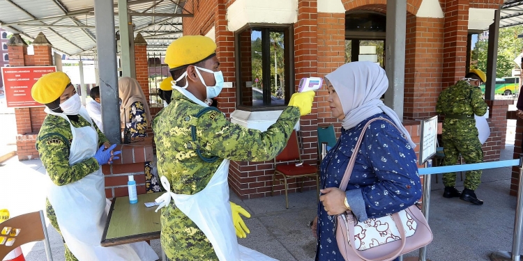 COVID-19: Rakyat Malaysia yang bekerja di Thailand dan Singapura tidak dibenarkan ke luar negara