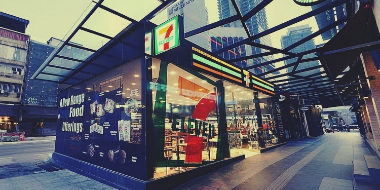 Kedai Serbaneka 7-Eleven Hadkan Operasi Sepanjang Perintah Kawalan Pergerakan