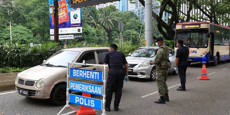 3 juta rakyat Malaysia masih berdegil, 7,500 anggota ATM turun padang