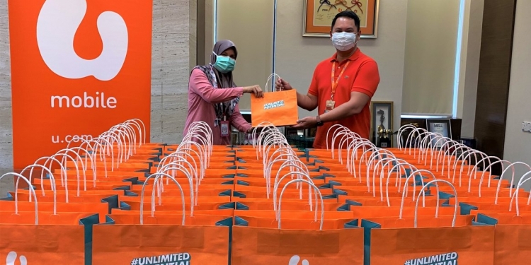 U Mobile perkukuh rangkaian di hospital dan sumbang 100 unit telefon