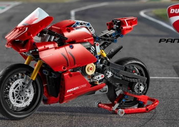 Anda boleh bina sendiri dan miliki Ducati Panigale V4 R keluaran  Lego Technic