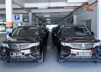 Proton sumbang 50 unit X70 kepada KKM, Naza serah RM 1.25 juta kepada tabung COVID-19