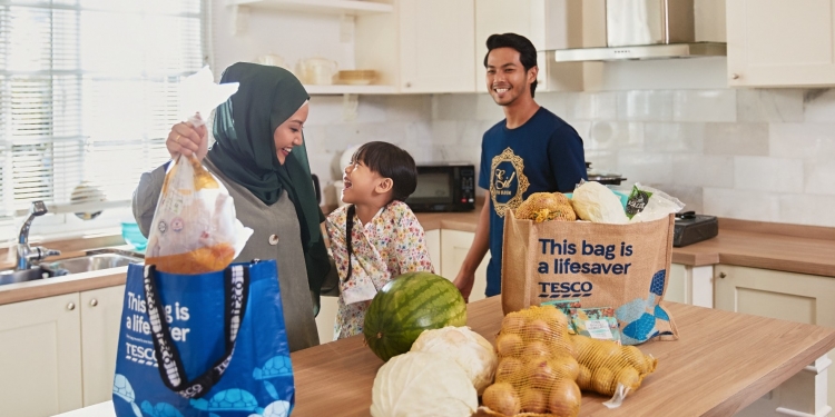 Tesco lancar Kempen Raya Jimat Raya Selamat, perkenal khidmat klik dan ambil di 8 cawangan