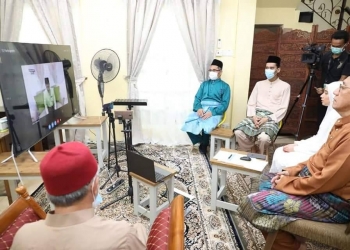 JAWI laksana akad nikah sidang video pertama di Malaysia semasa PKP