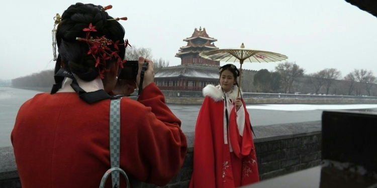 COVID-19: Tak wajib pakai topeng muka di Beijing, penduduknya disaran keluar beriadah