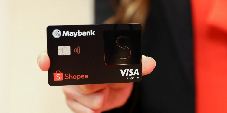 Kad kredit Maybank ini beri ganjaran berganda untuk membeli-belah di Shopee