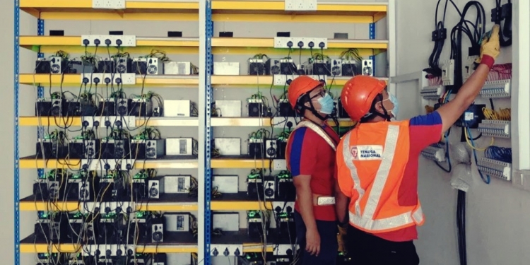 TNB serbu dua premis dipercayai curi elektrik untuk melombong kriptowang