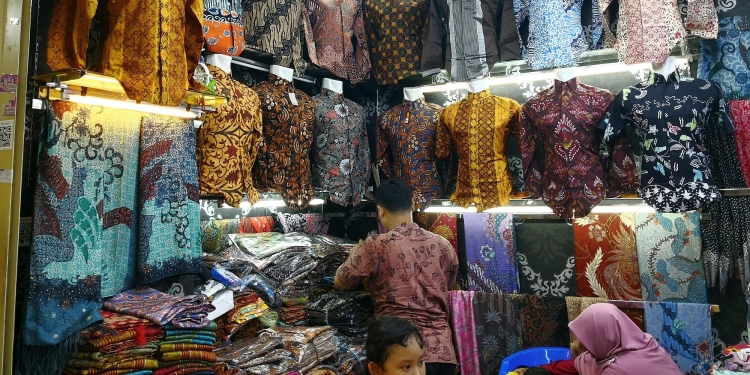 Media China diserang warganet akibat mengatakan Batik berasal dari China