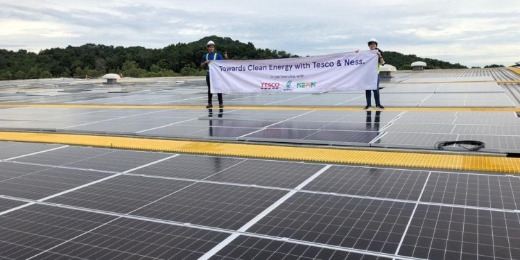 15 cawangan Tesco di Malaysia dikuasakan tenaga bersih dari cahaya matahari