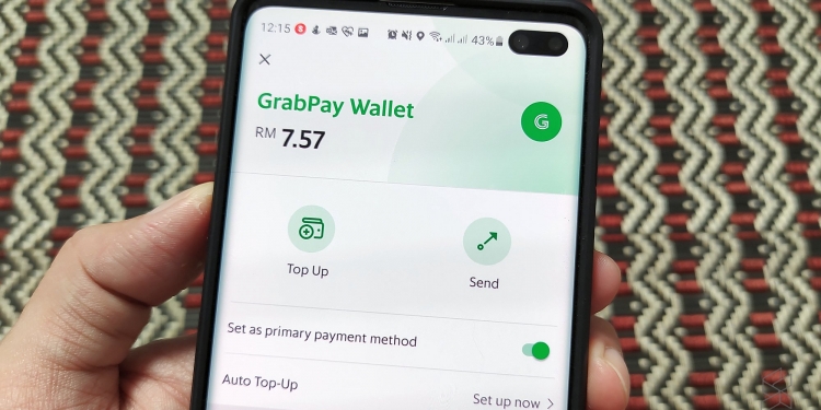 Grab naikkan had terendah tambah nilai perbankan online kepada RM50