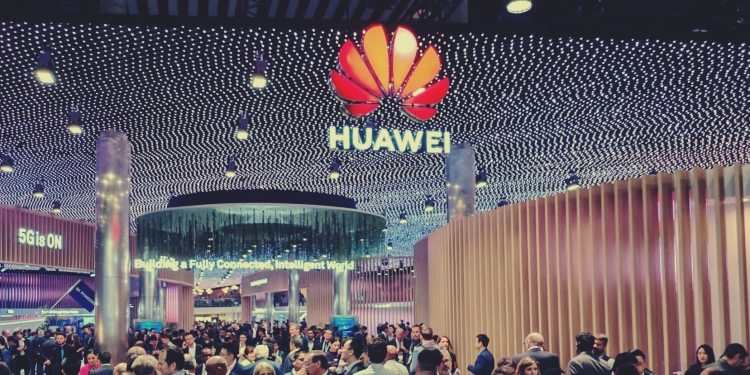 Telefon GMS Huawei akan terus terima kemas kini walaupun lesen sementara telah luput