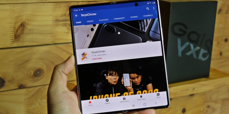 Anda perlu sediakan RM7999 untuk miliki seunit Samsung Galaxy Z Fold 2