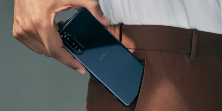 Laman web Sony Malaysia papar harga Xperia 1 II dan Xperia 5 II bermula dari RM4,099