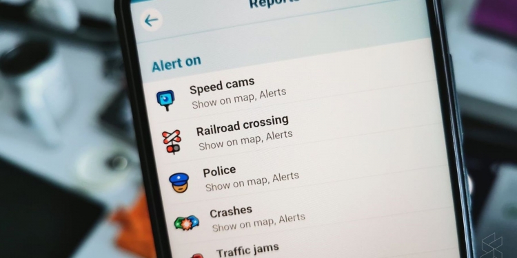 Waze akan beritahu anda jika laluan anda merentasi trek kereta api, ini sebabnya