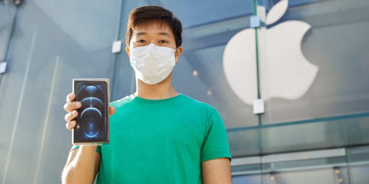 Barisan keluarga iPhone 12 mula dijual di Malaysia