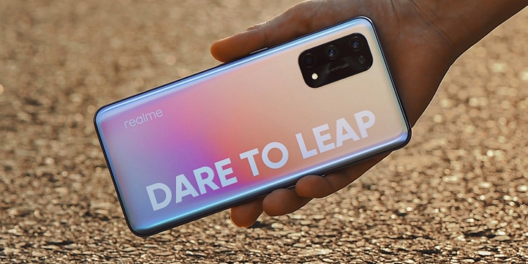 Telefon flagship Realme X7 Pro 5G akan datang ke Malaysia bulan ini