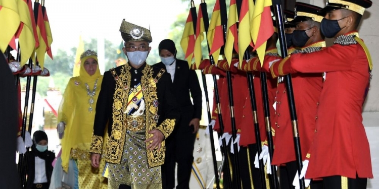 Semalam umum PKP, hari ini umum darurat