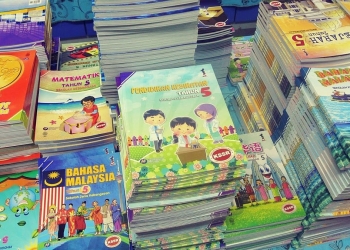 Tahukah anda yang pelajar sekolah boleh dapatkan buku teks digital percuma melalui portal Delima?