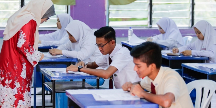 Prosedur Operasi Standard (SOP) & garis panduan yang jelas diperlukan bagi menjalankan peperiksaan SPM
