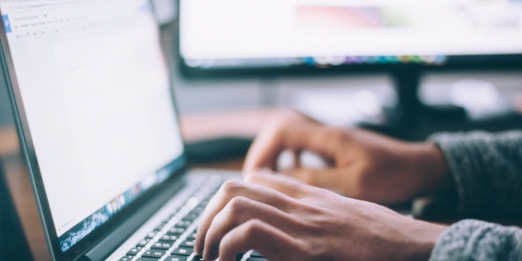 Mahu warga emas selamat guna Internet, Google kongsi beberapa langkah untuk pengguna lakukan