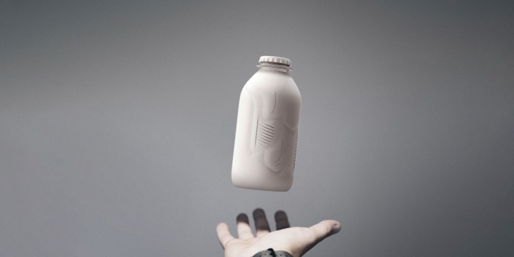 Syarikat Coca-Cola uji botol diperbuat daripada kertas