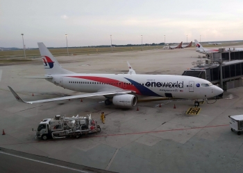 Kapal terbang OneWorld pembawa vaksin konspirasi Dajjal? Ini faktanya