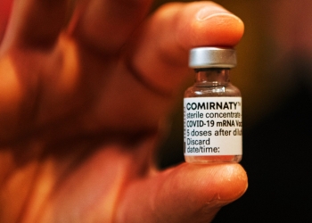 COVID-19: Kenapa ais kering penting untuk angkut vaksin?