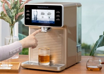 Penapis air elektrik antara punca bil elektrik melambung