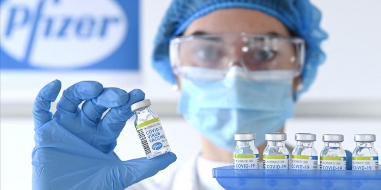 Topeng muka tidak wajib jika sudah divaksinasi, masih perlu dipakai dalam situasi tertentu