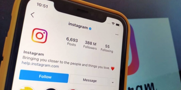 Instagram stories akan ada ciri auto caption, pengguna tidak perlu taip, hanya perlukan audio