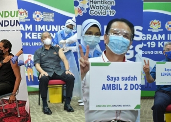 PM Muhyiddin dan DG Hisham terima dos kedua, manakala YB Khairy terima dos pertama