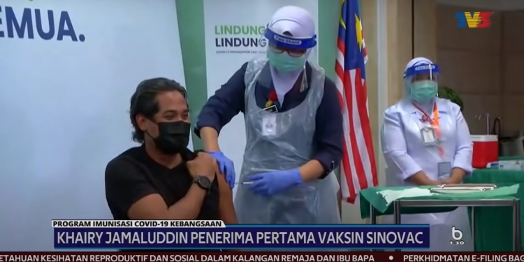 Adakah YB Khairy pakai jam tangan Garmin Fenix 6 semasa divaksin?