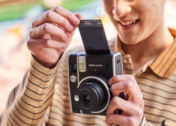 Instax Mini 40 diumum, kamera ala mainan yang tak murah harganya