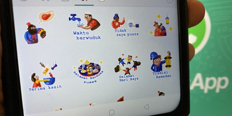 Instagram & WhatsApp ada sticker Ramadan dengan rekaan sangat comel