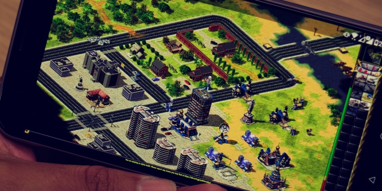 Tahukah yang anda boleh main Red Alert 2 terus daripada pelayar web?