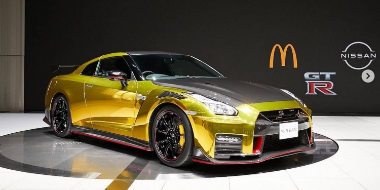 Kereta Nissan GT-R NISMO 2022 akan datang dalam set Happy Meals Tomica