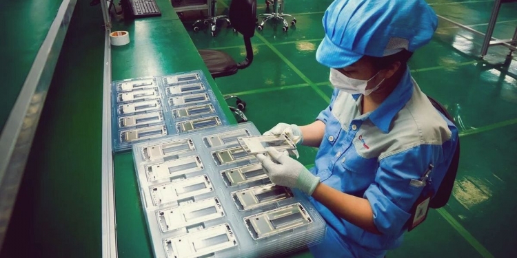 Huawei bukan lagi pengeluar telefon pintar utama dunia