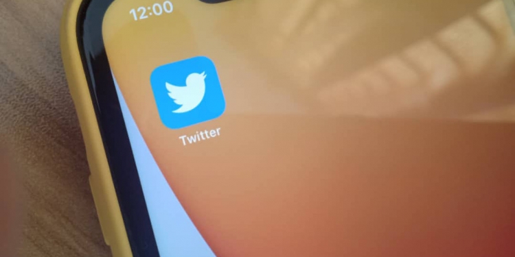 Twitter mula uji profil peniagaan  yang direka semula, ini bezanya berbanding akaun biasa