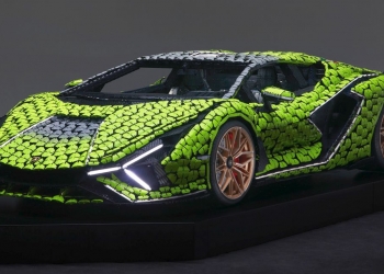 Lego Lamborghini Sián FKP 37 bersaiz sebenar dihasilkan selama 8,660 jam daripada 400,000 keping bata Lego